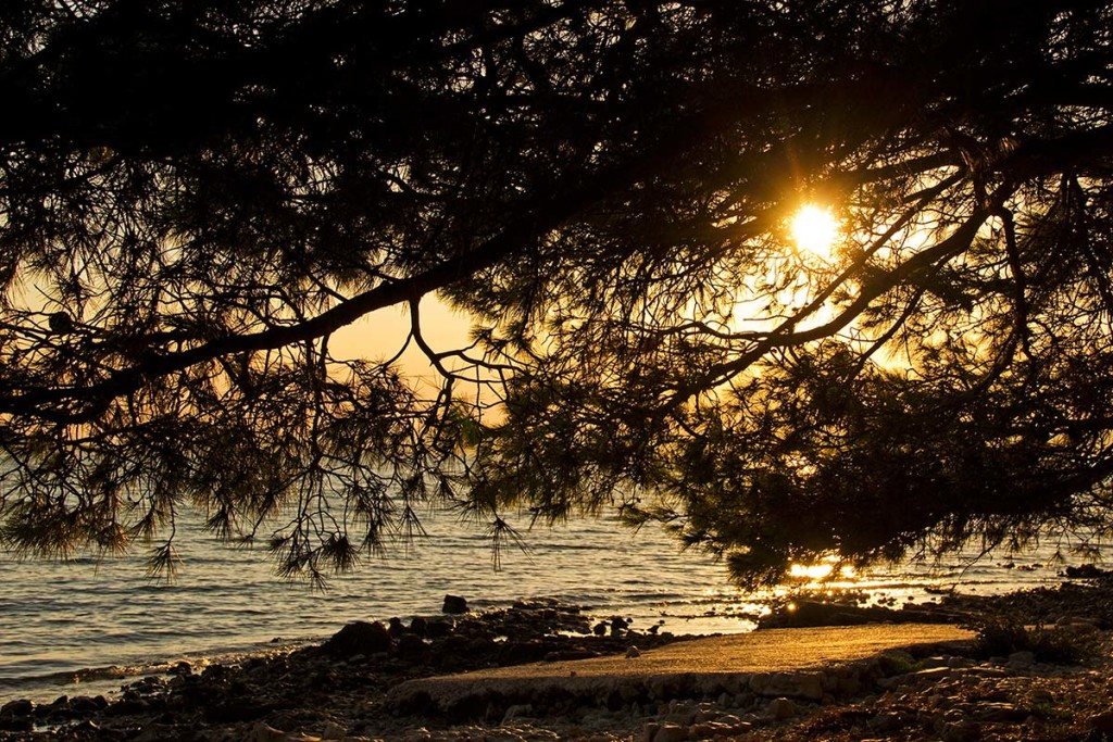 Ein Stein-Strand in Kroatien