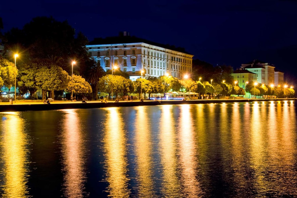 Zadar bei Nacht