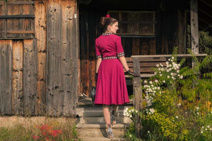 Das "Ella 40s Swing Dress" von Miss Victory Violet - ein perfekter Begleiter für jeden Tag