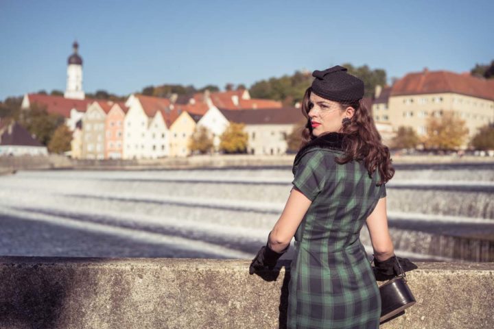 Looking like a Movie Star from the 40s with the “Rachel Pencil Dress” by Voodoo Vixen