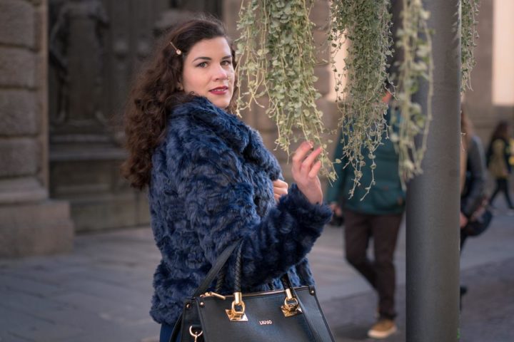 Fake-Fur and gorgeous Colour: A blue Jacket for Winter