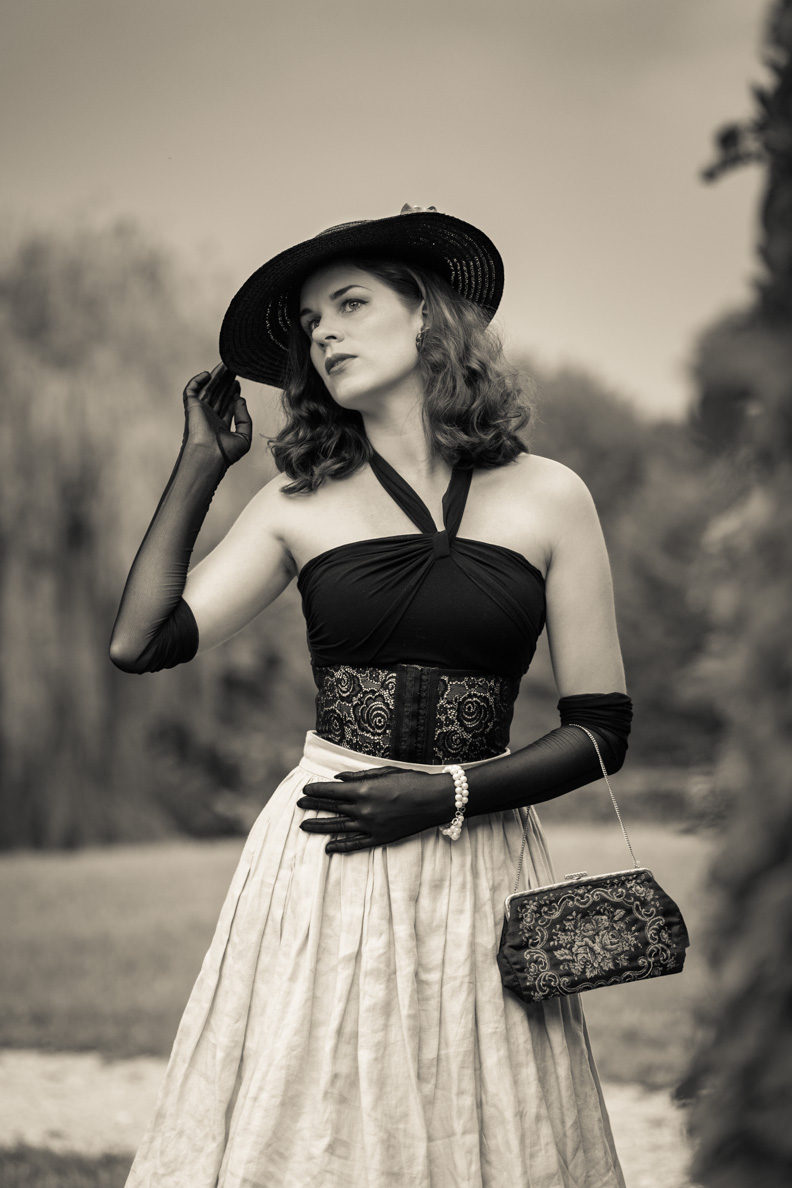 Forms an amazing Waist: The Demi Waist Cincher by Vedette Shapewear -  RetroCat