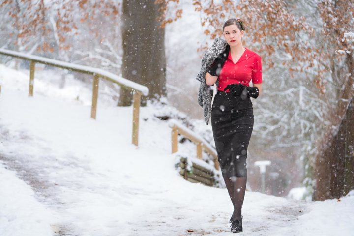 Stylish im Schnee mit dem Retro Sweater von Pretty Retro