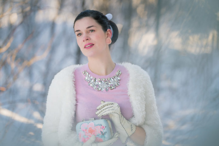 Ein Tag im Schnee mit einem rosa Sweater von Ted Baker