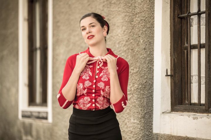 Elegant, glamourös und wunderschön: Der Dita von Teese Cardigan von Wheels and Dollbaby