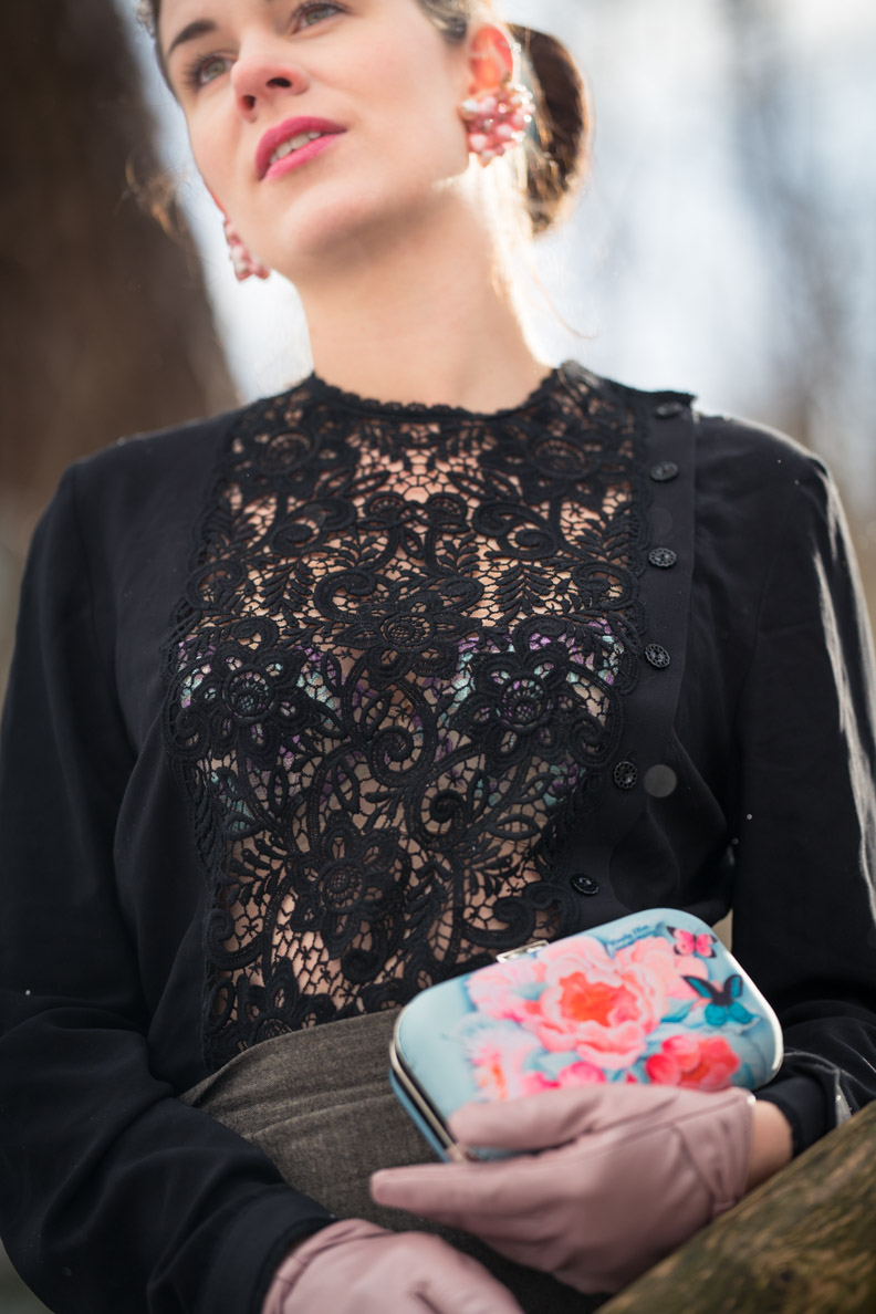 Idda van Munster: Secrets in Lace