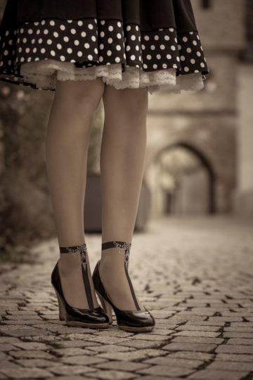 Nylons, Stockings, Seams: Everything you should know about Hosiery