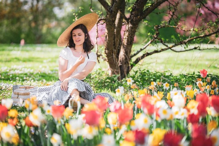 Klassiker für den Sommer: Vichykaro, seine Geschichte & Stylingtipps