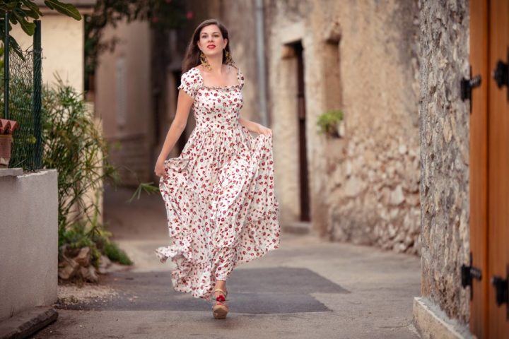 How to accessorize on sale a floral maxi dress