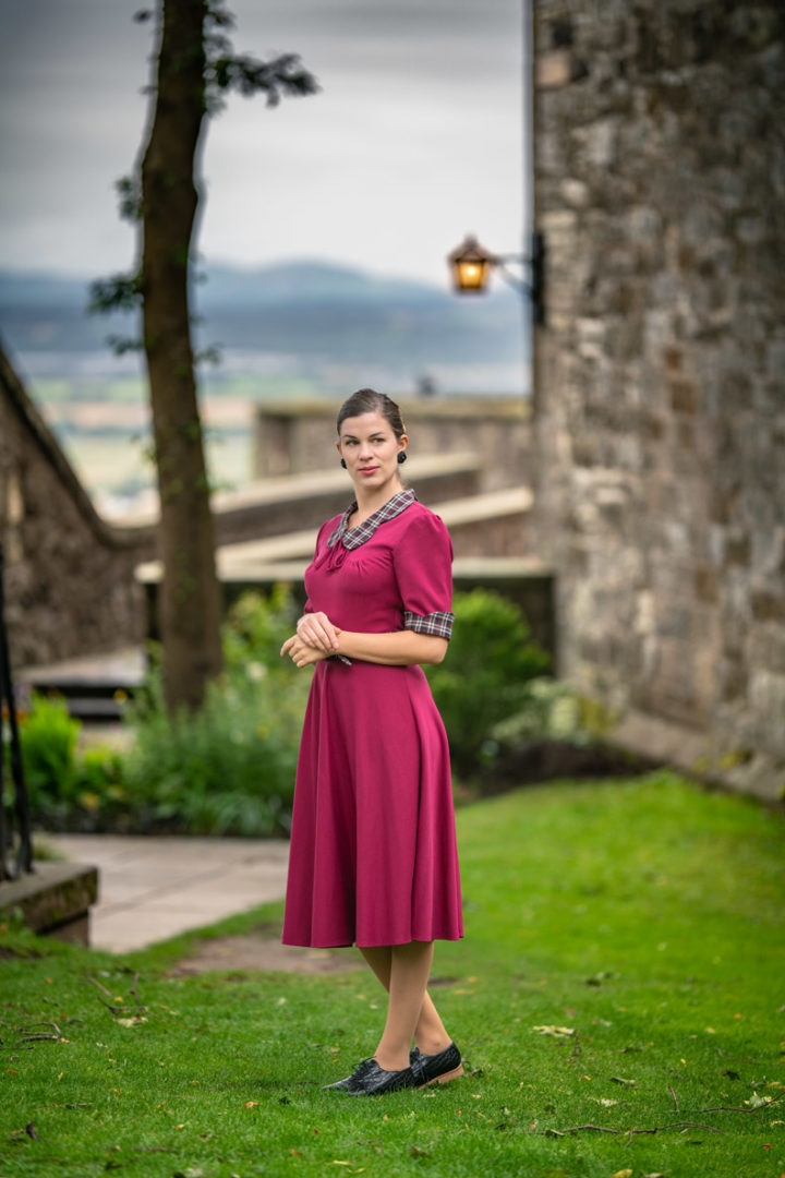 RetroCat mit dem Miss Victory Violet for Miss Candyfloss Kleid auf Stirling Castle
