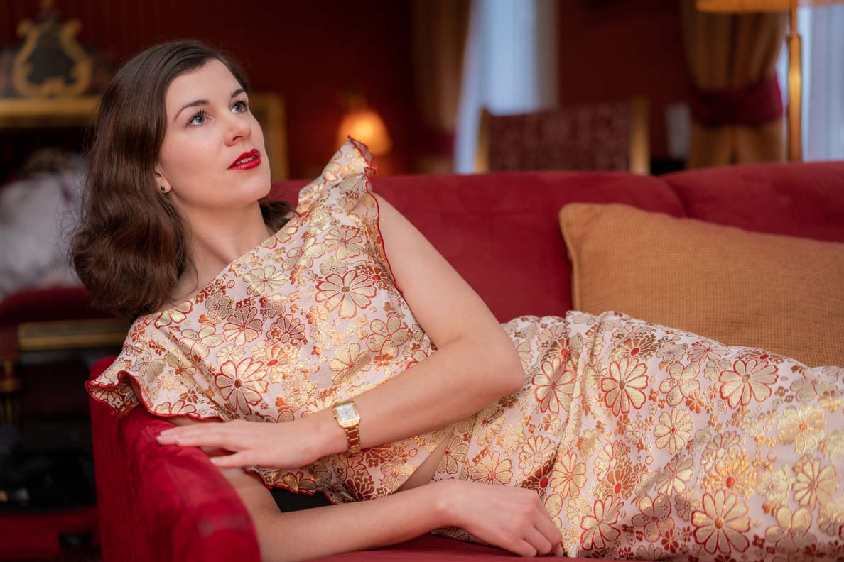 RetroCat mit einem glamourösen Retro-Ensemble von Marilyn Feltz