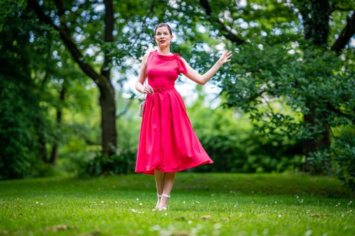 Frühlings-Look: Das Thelise-Coral Kleid von Miss Candyfloss & ein farbenfrohes Make-up