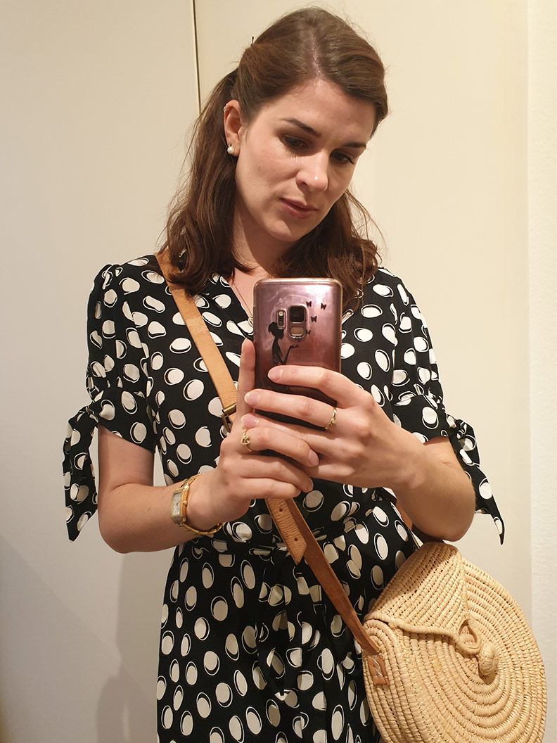 Spiegelselfie: RetroCat mit einem Sommerkleid von The Seamstress of Bloomsbury