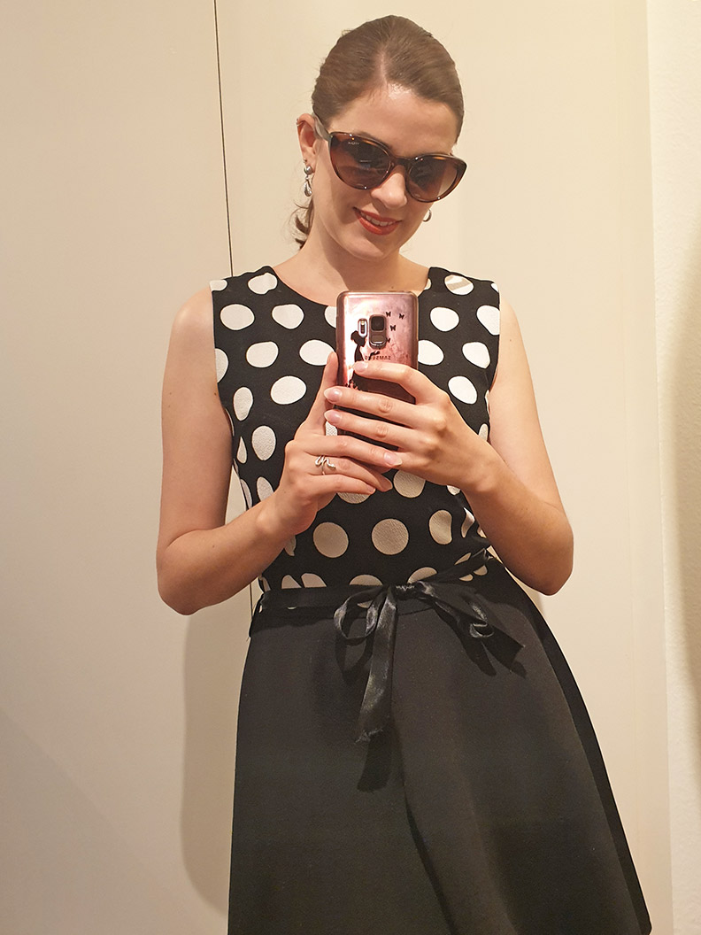 RetroCats Wochenrückblick: Ein gepunktetes Sommerkleid und eine Retro-Sonnenbrille