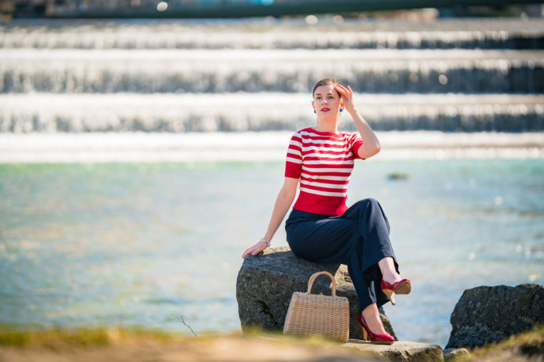 RetroCat wearing nautical leisure time wear at the waterside