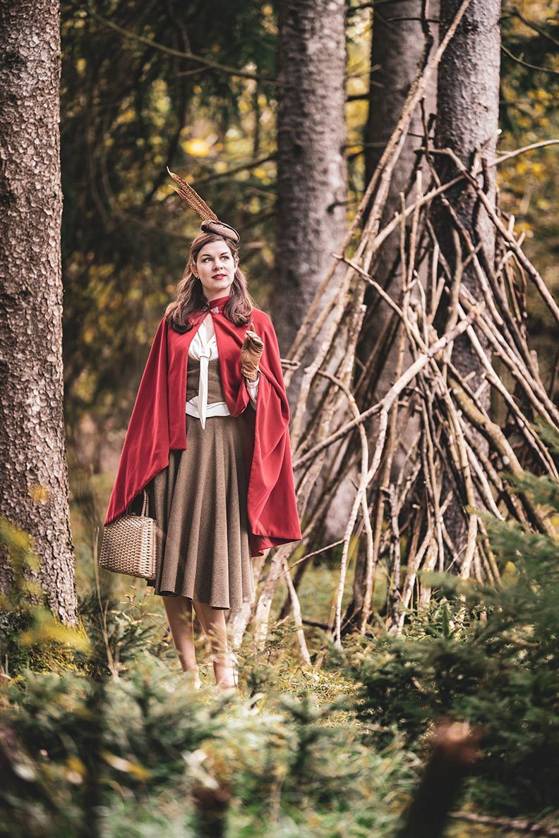 A Red Riding Hood inspired Outfit for a Walk through the Woods - RetroCat