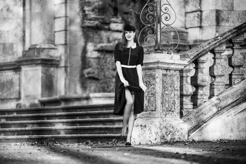 Lovely Retro Outfit: Black and White Look meets Lace Collar