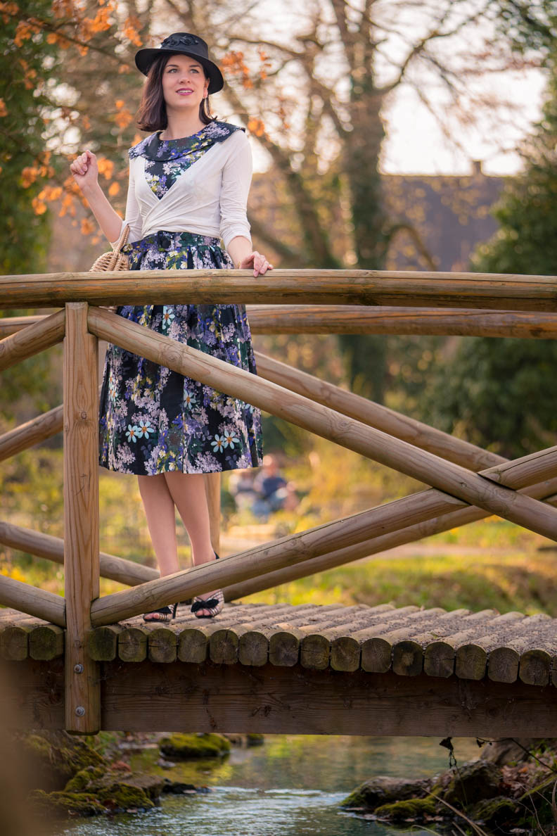 RetroCat wearing a flower dress by Daisy Dapper and a sublte cardigan