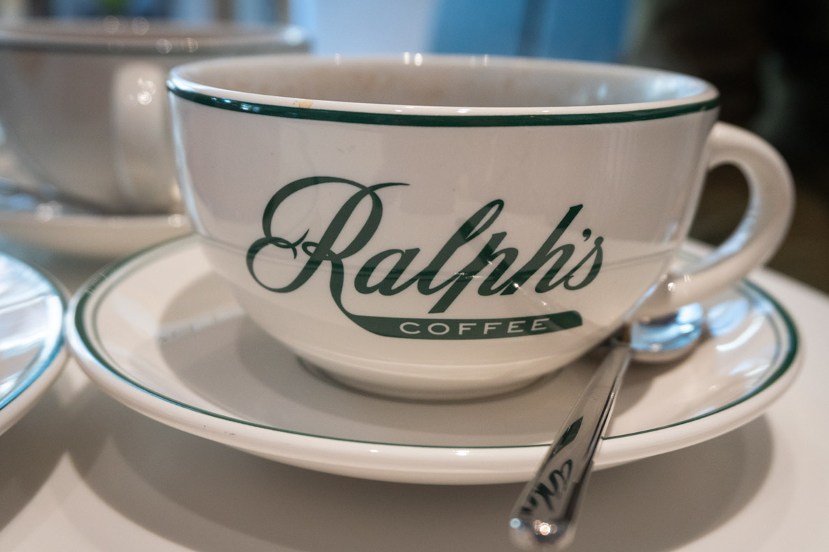 Das hübsche Geschirr von Ralph's Coffee