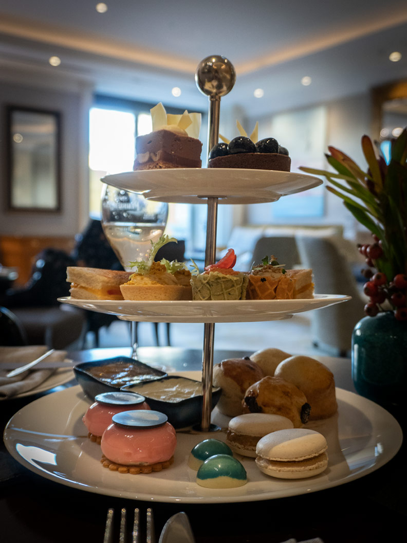the-afternoon-tea-at-the-mandarin-oriental-munich-perfect-for-rainy-days