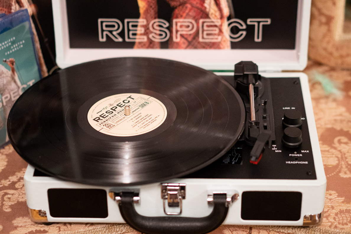 "Respect" von Vanessa Hudson auf Vinyl