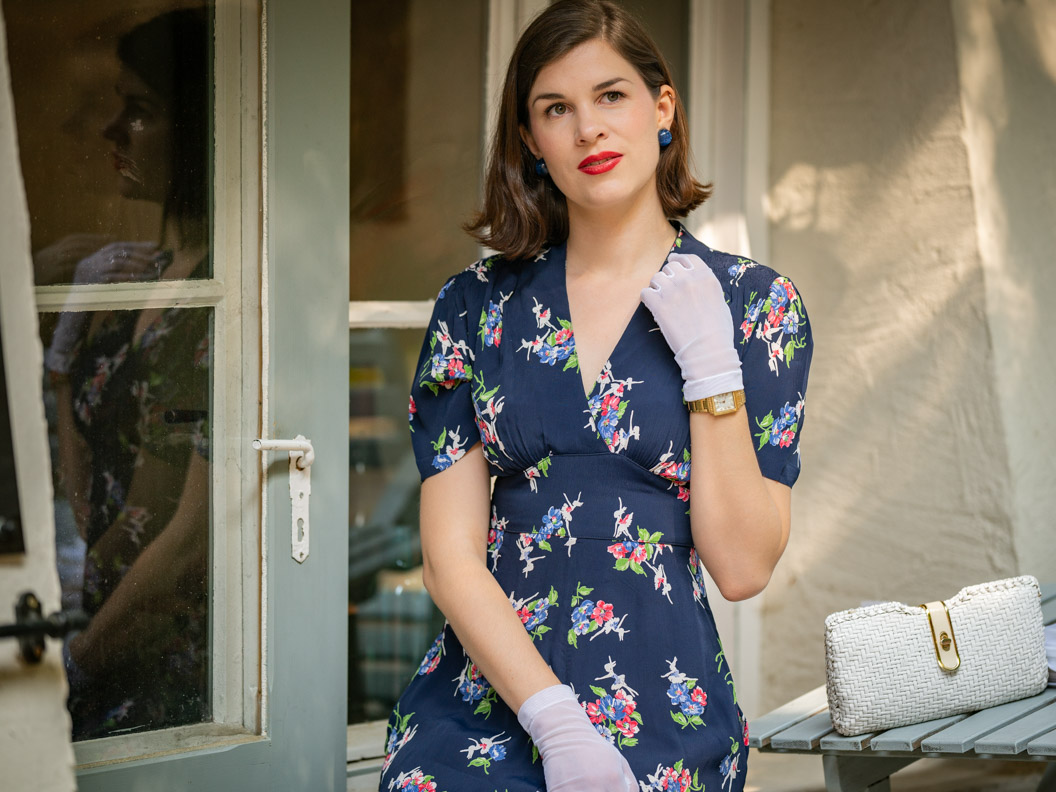 RetroCat mit einem Blumenkleid: Perfekt für Hochzeiten im Frühling