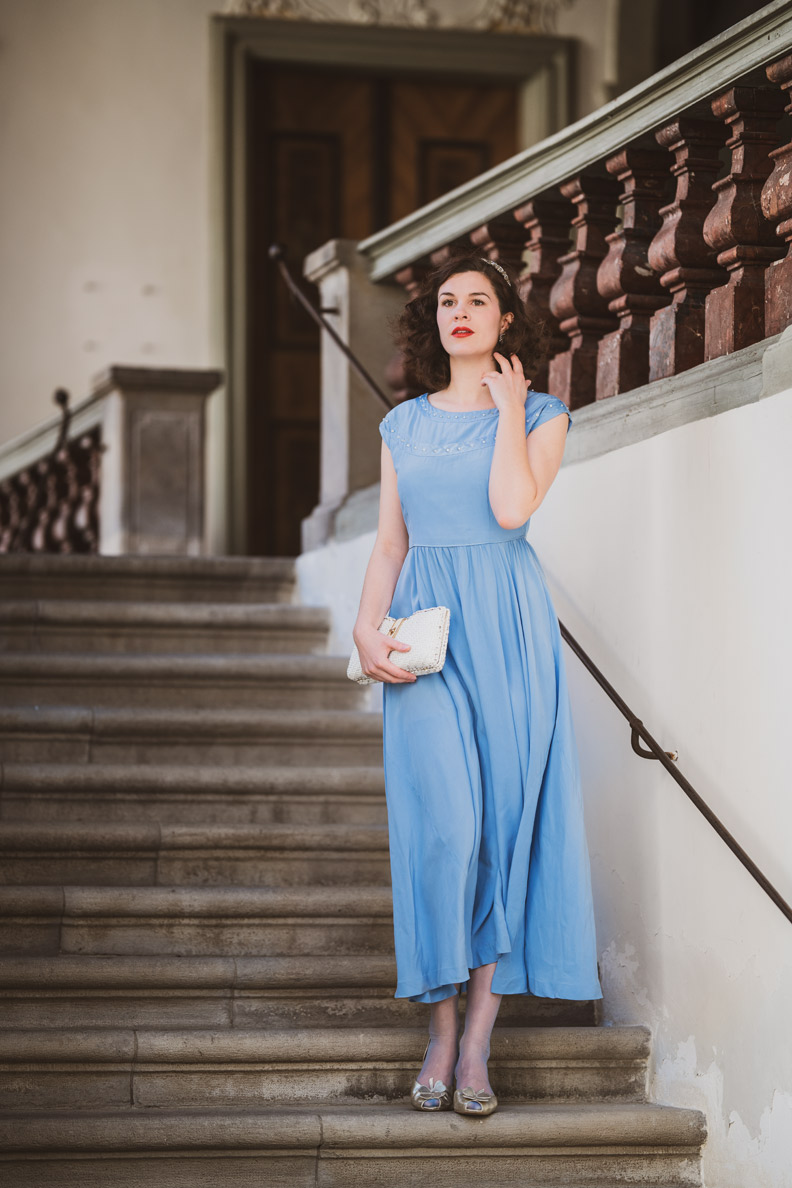 RetroCat in einem langen Kleid - perfekt für glamouröse Hochzeiten