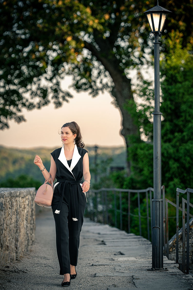 RetroCat wearing a stylish outfit for an evening in Motovun