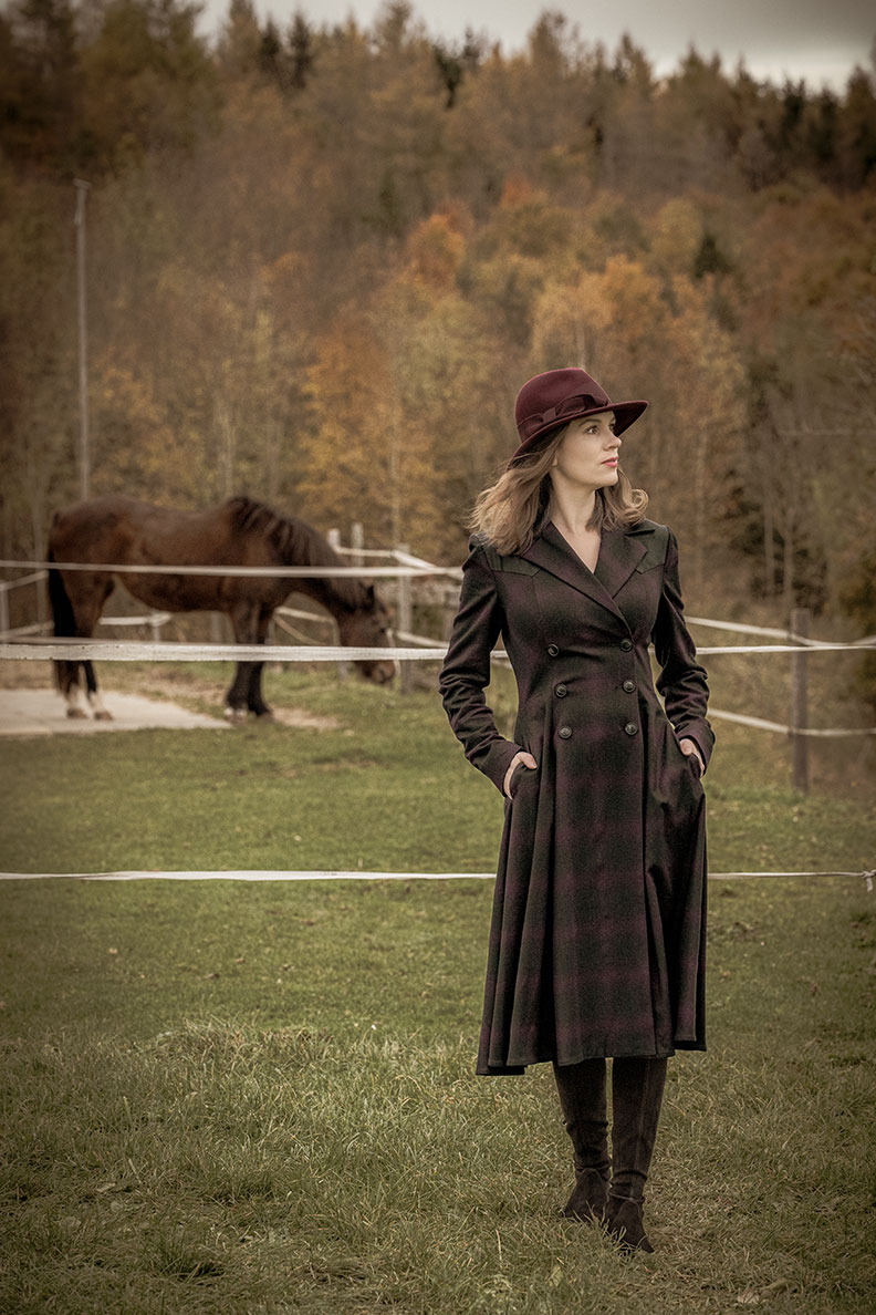 Western look: RetroCat wearing the saddle dress by Lena Hoschek