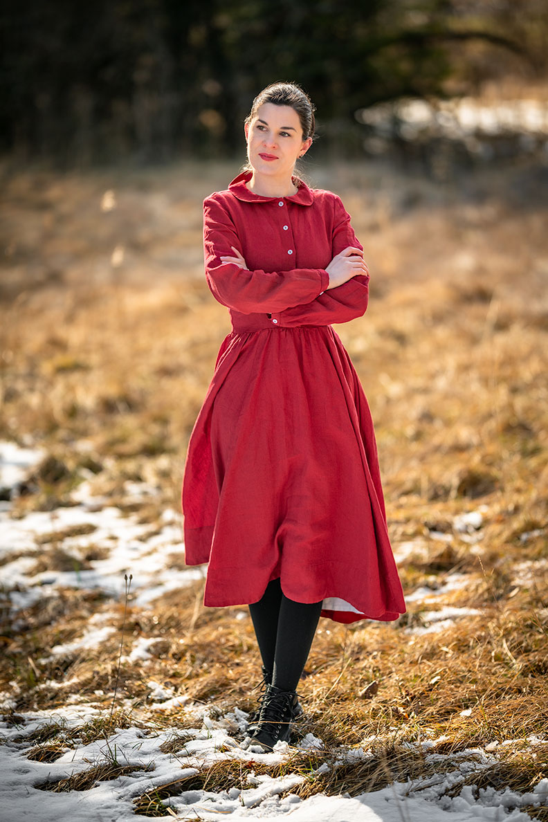 RetroCat in einem winterlichen Leinenkleid