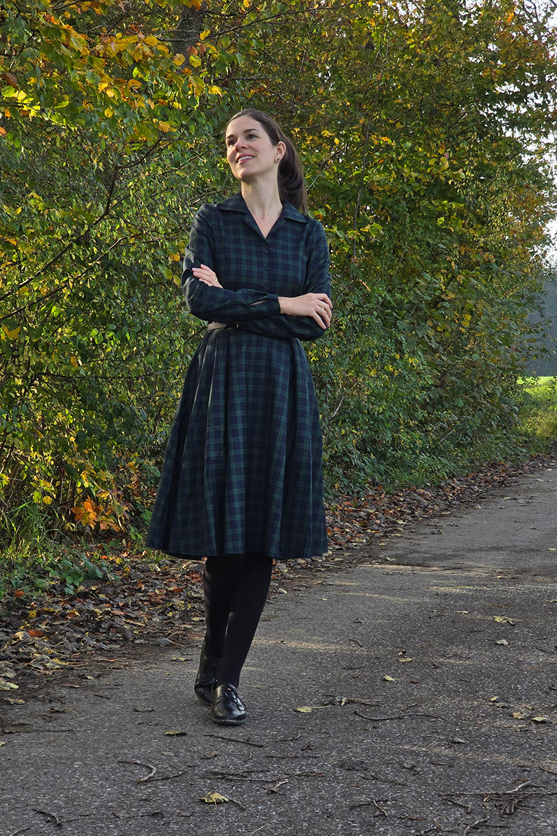 RetroCat in a checked autumn dress from Femkit