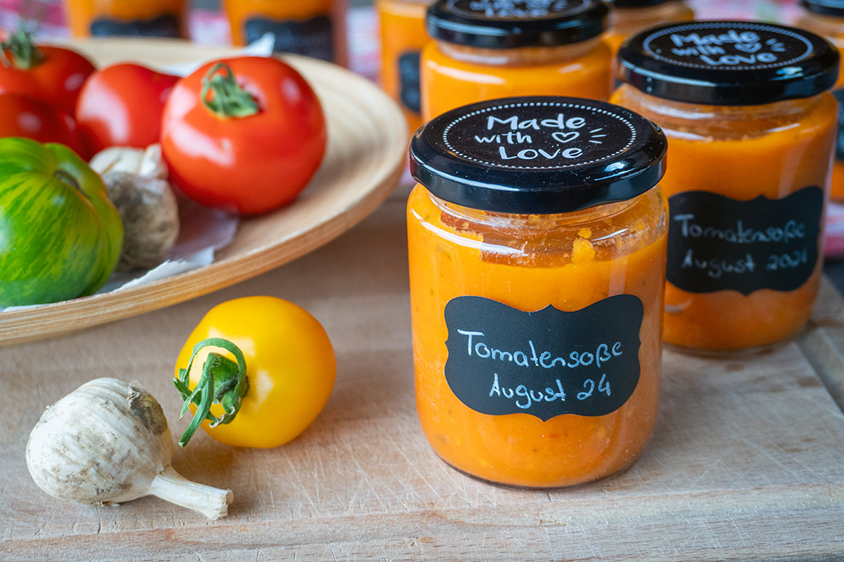 Personal gift idea: Homemade tomato sauce