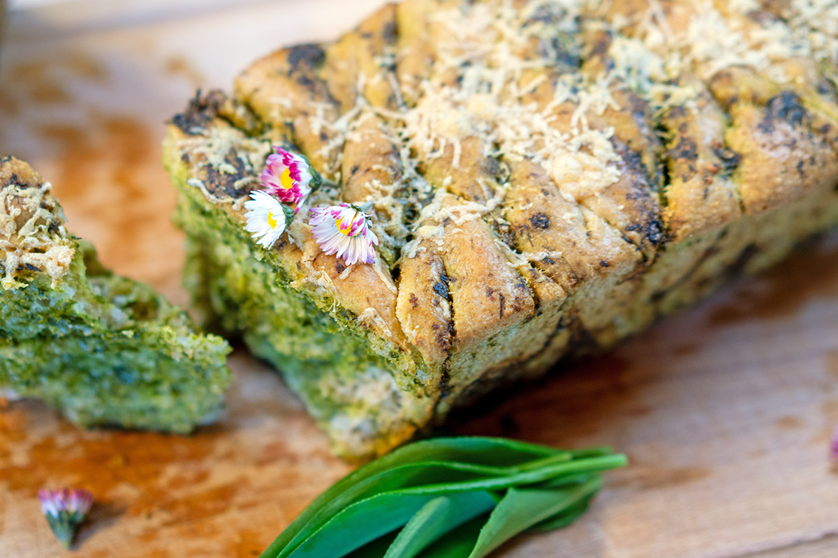 Super leckere Bärlauch-Zupfbrot - perfekte Beilage zum Grillen und Co.