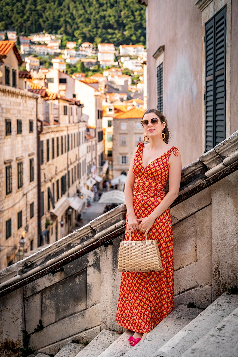 Mid-Season Sale bei TopVintage: RetroCat in einem 70er-Jahre-Maxikleid