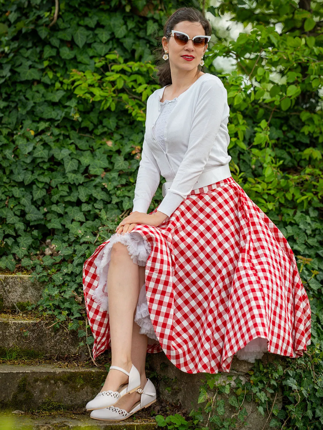 RetroCat with a red and white retro skirt for the summer from the TopVintage Summer Sale<br>