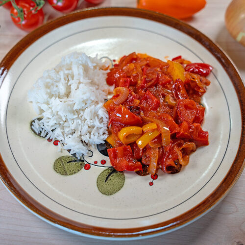 Sataraš – Tomaten-Paprika-Eintopf: Einfach, frisch & voller Geschmack