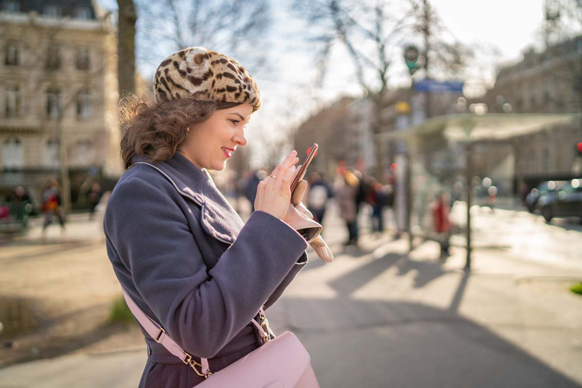 Live mindfully: RetroCat with smartphone