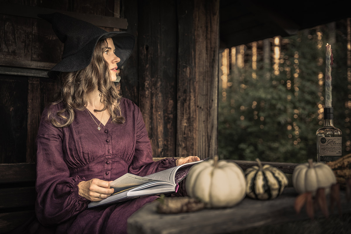 RetroCat reading a witch book