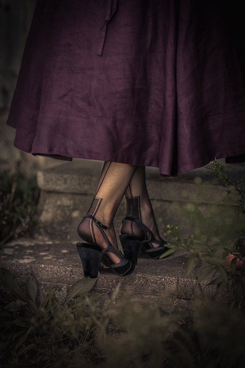 RetroCat with black seamed nylons from Secrets in Lace with slingback high heels