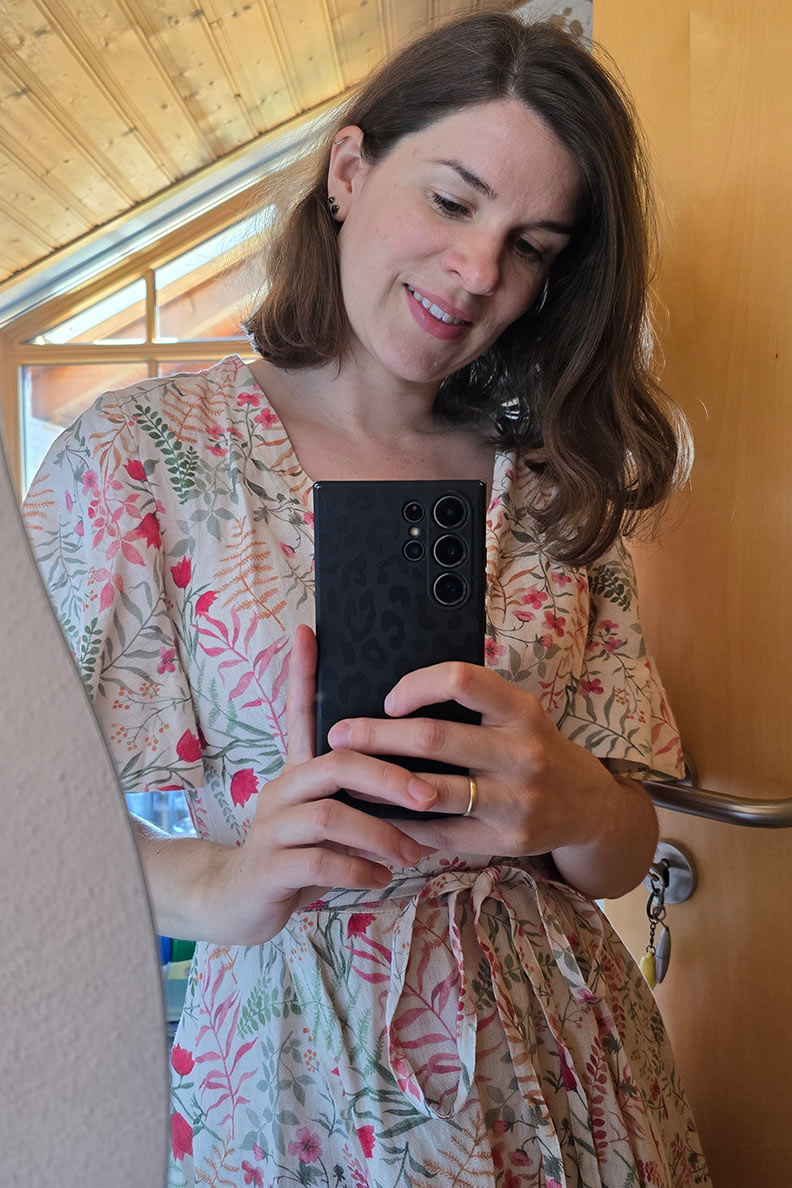 RetroCat wearing a linen dress by Son de Flor