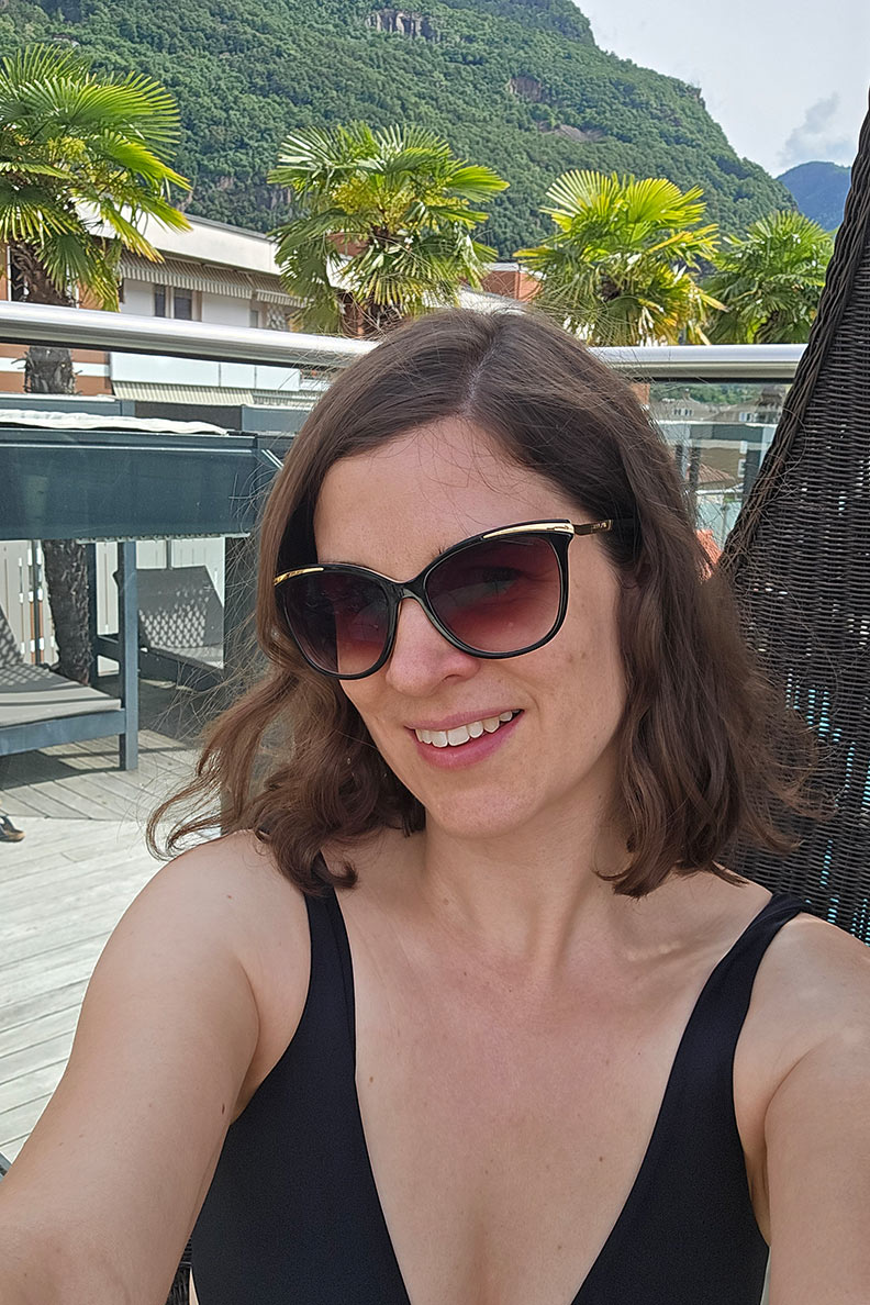 RetroCat with sunglasses during vacation