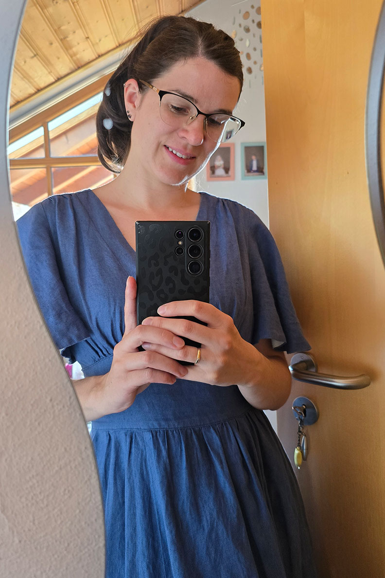RetroCat wearing a linen dress by Son de Flor