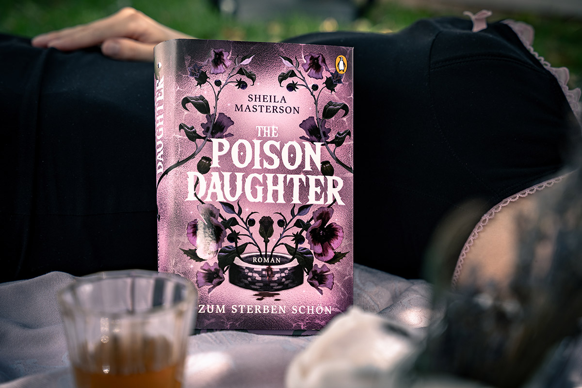 The Cover of The Poison Daughter